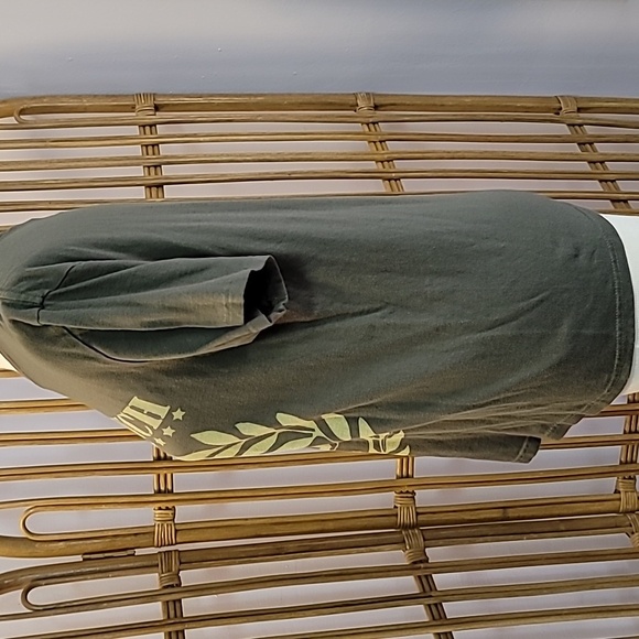 Five Finger Death Punch War is the Answer olive green tee sz M vintage - Picture 5 of 8